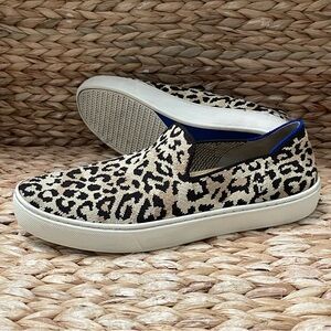 Rothys Camo‎ Cat Print Slip-On Sneaker Shoe Women’s Size 8